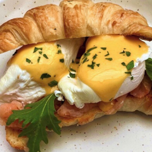 Croissiant Benedict